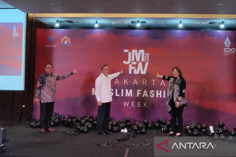 Mendag luncurkan logo baru Jakarta Muslim Fashion Week