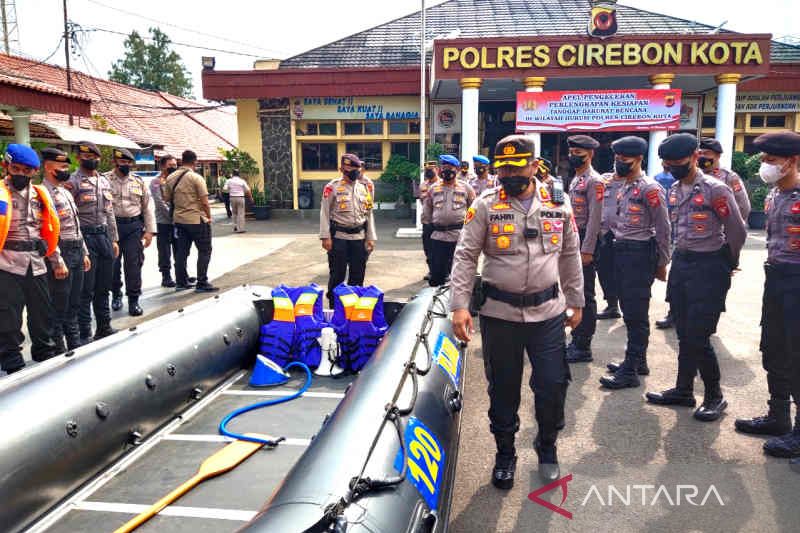 Polres Cirebon siagakan personel dan perlengkapan hadapi bencana
