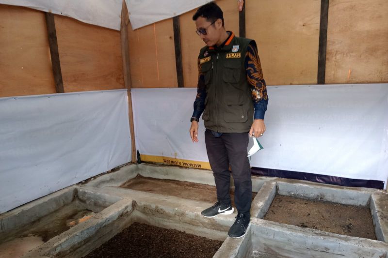 Selaparang Mataram kembangkan maggot kurangi sampah rumah tangga