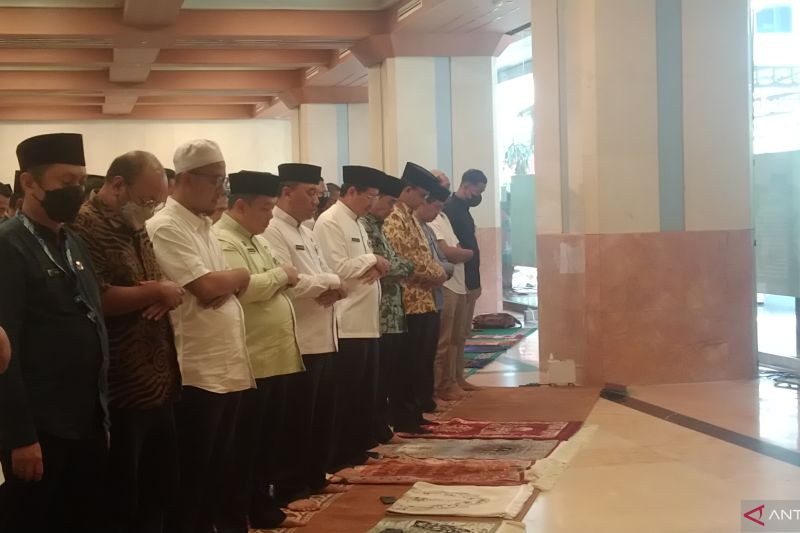 Anies dan Riza selenggarakan perpisahan dengan ASN DKI di Balai Kota