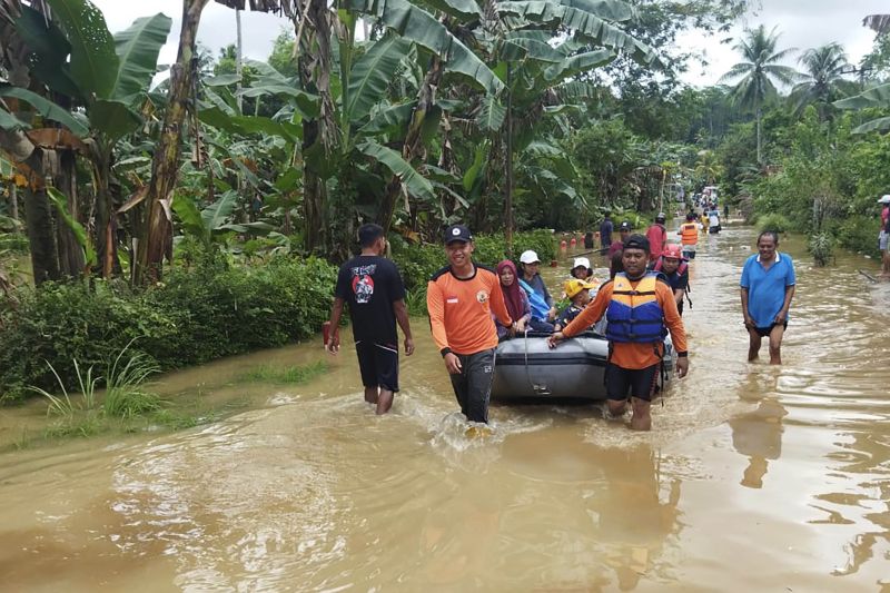 BPBD Kabupaten Malang evakuasi warga terdampak banjir di Desa Sitiarjo