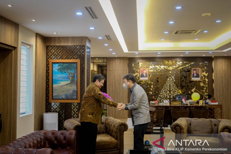 Airlangga bahas potensi kerja sama teknologi dengan Dubes Singapura -  ANTARA News