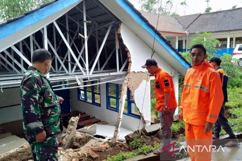 Disdikpora Cianjur gunakan BTT perbaiki seribuan kelas rusak