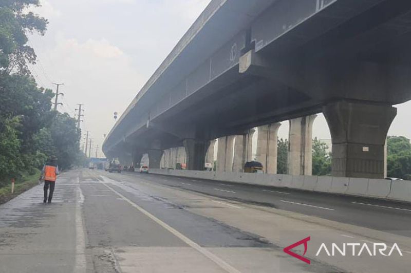 6 titik Jalan Tol Jakarta-Cikampek diperbaiki