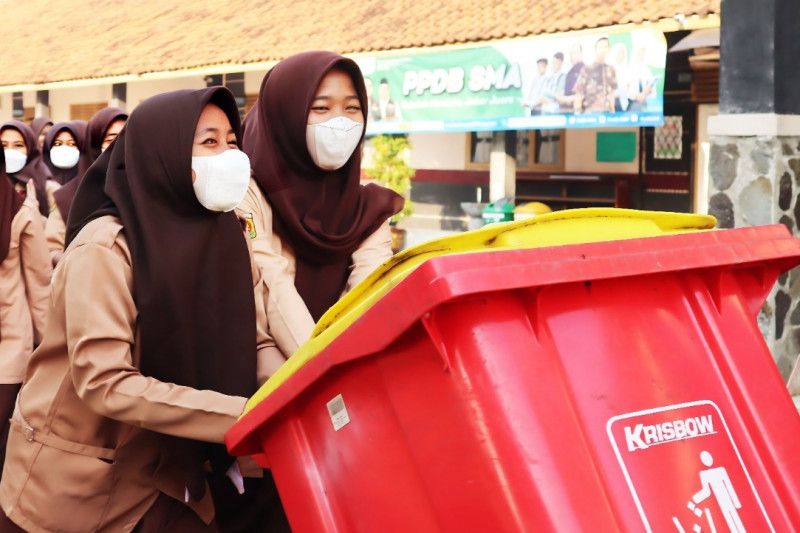Cabang Disdik IV Jawa Barat gerakkan siswa tangani sampah dengan Games