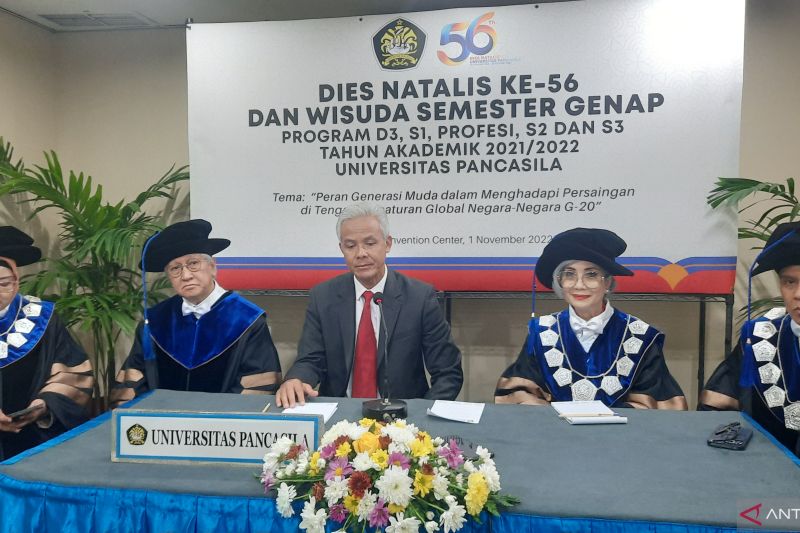 Ganjar Pranowo: Saya hadiri wisuda Universitas Pancasila, yang mengundang datang ke rumah