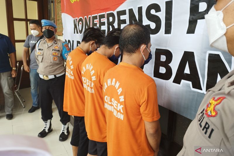 Polrestabes Bandung bekuk 2 pemuda rampok kain 1 ton gunakan sepeda motor