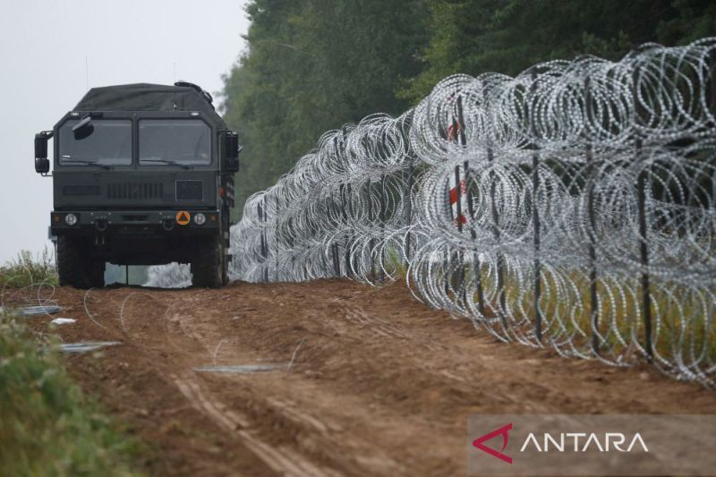 Polandia akan bangun pagar berduri di perbatasan dengan Rusia