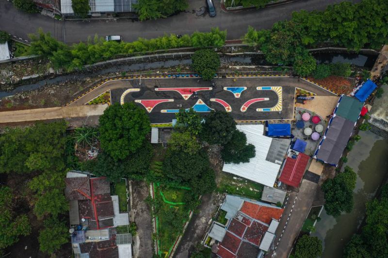 Pemkot Bandung jadikan bantaran sungai sirkuit mobil RC