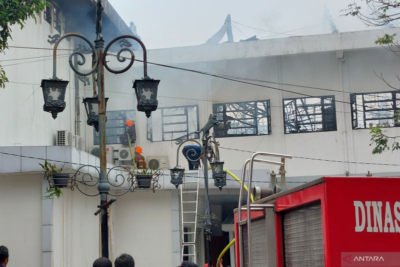 Polisi amankan sejumlah orang terkait kebakaran Gedung Bappelitbang Kota Bandung