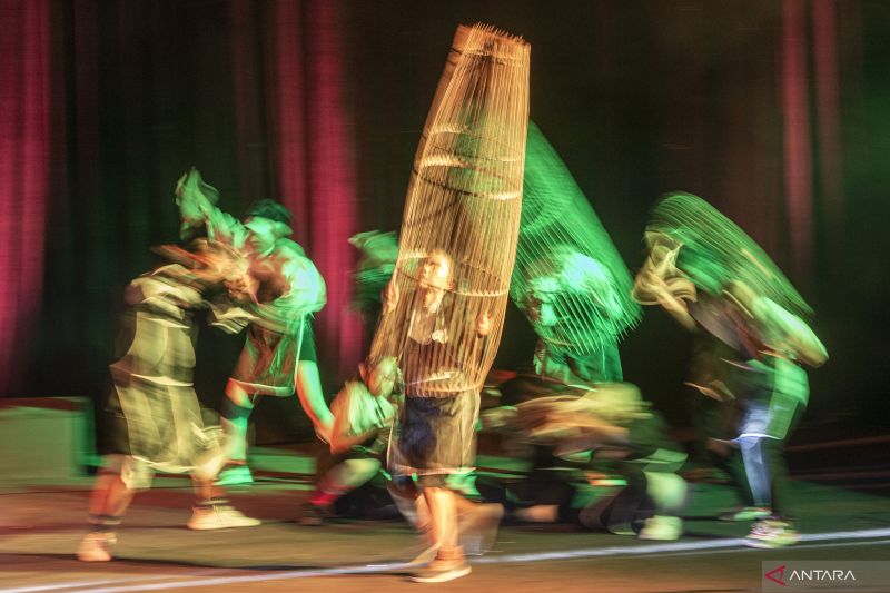 Teater Dapur Ibu dan Anak-anaknya