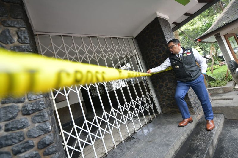 Ridwan Kamil tinjau dampak kebakaran di Gedung Bappelitbang Bandung