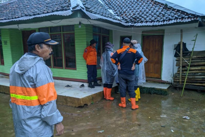 PVMBG teliti tingkat potensi tanah longsor di Singajaya Garut