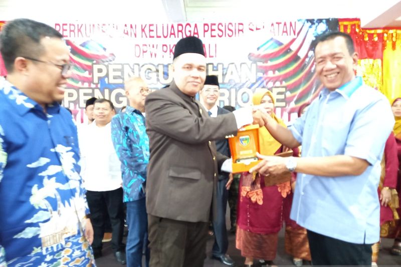 DPW PKPS Bali periode 2022-2027 dikukuhkan, bupati Pesisir Selatan hadir