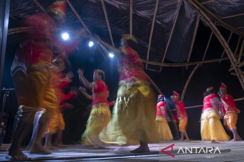 Pertunjukan Seni Tari Torampio