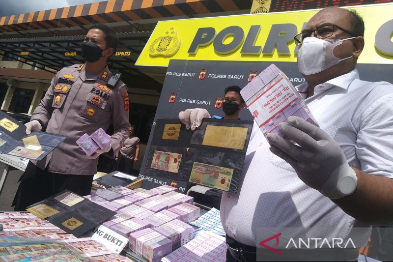 Polres Garut ungkap sindikat produksi uang palsu rupiah dan asing