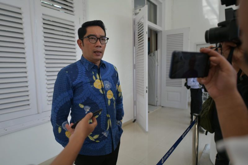 Gubernur Ridwan Kamil tinjau penanganan dampak gempa di Cianjur