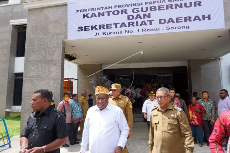 Wamendagri Tinjau Kantor Sementara Pemerintah Provinsi Papua Barat Daya