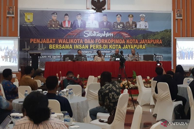 Pj Wali Kota Frans Pekey berharap insan pers turut bangun Kota Jayapura