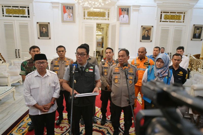 Gubernur Ridwan Kamil minta libatkan kepala desa data korban gempa Cianjur
