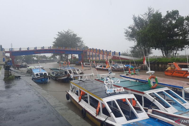 Kunjungan wisata pulau Pariaman turun drastis akibat cuaca buruk