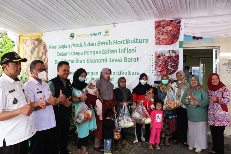 Kota Bandung gelar pasar tani dan pangan murah untuk tekan inflasi
