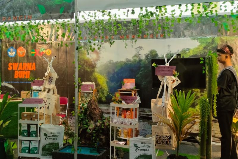 Untuk "uri-uri" budaya, aksara incung dilestarikan