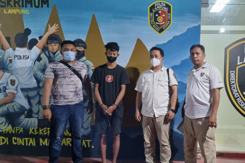 Tersangka kasus curas yang sempat kabur dari RS, akhirnya menyerahkan diri ke Polda Lampung