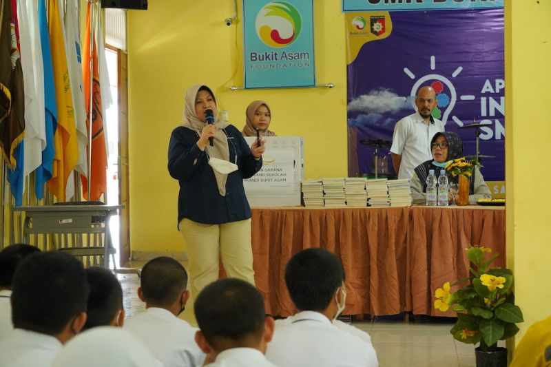 PTBA gelar "Srikandi Mengajar, Srikandi Menginspirasi" ke tujuh sekolah