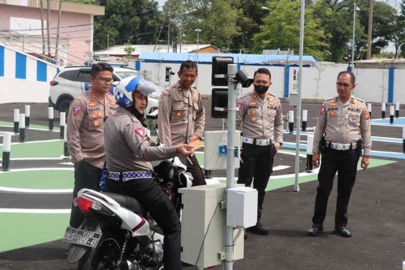 Polisi sebut ujian praktik SIM di Cirebon gunakan sistem elektronik