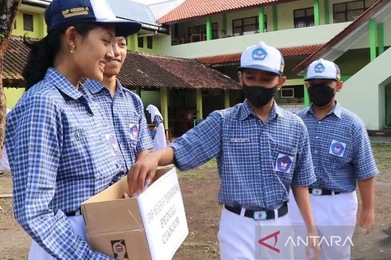 Siswa SMPN 6 Temanggung gelar aksi peduli korban gempa Cianjur