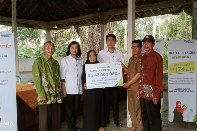 BPJS Ketenagakerjaan Serahkan Santunan Jaminan Kematian Pegawai Syara ...