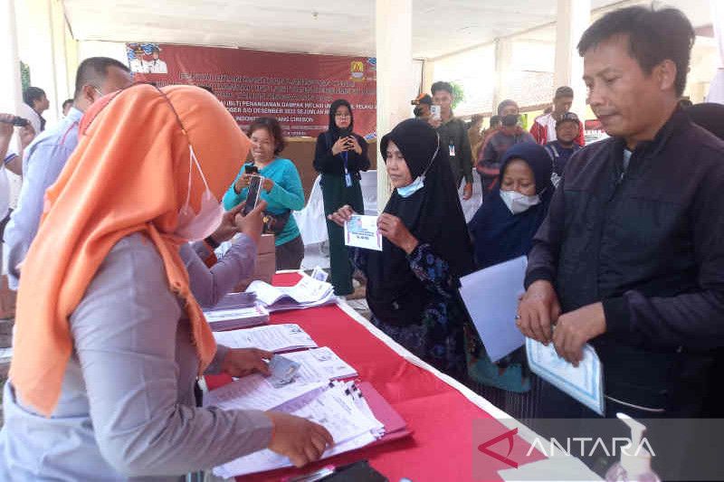 Pemkab Cirebon beri bantuan pelaku ekonomi