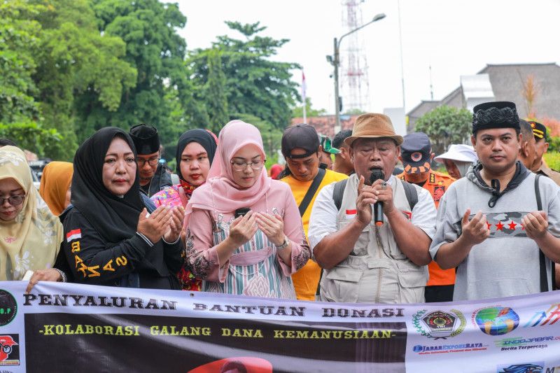 Bupati Purwakarta lepas komunitas untuk bantu korban gempa di Cianjur