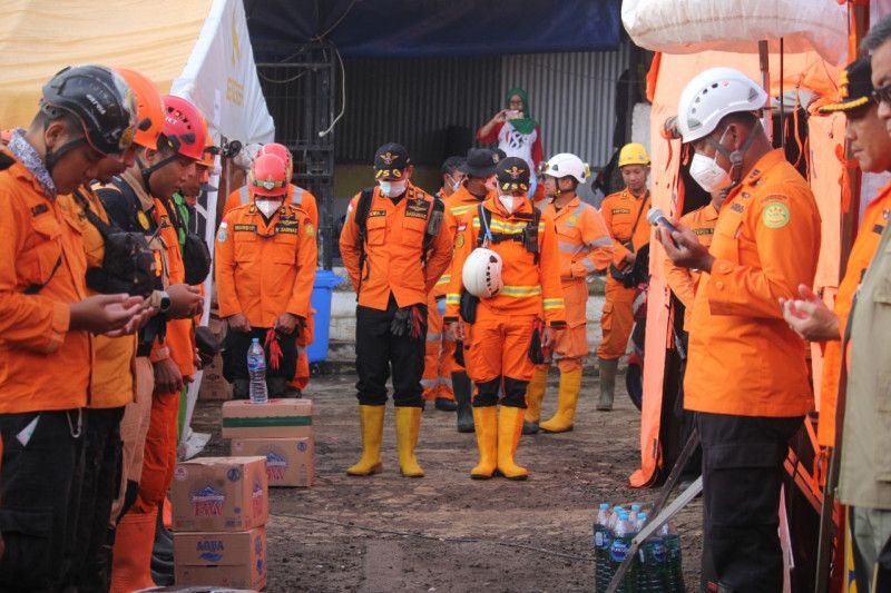 Tim SAR lanjutkan pencarian 11 korban bencana gempa Cianjur