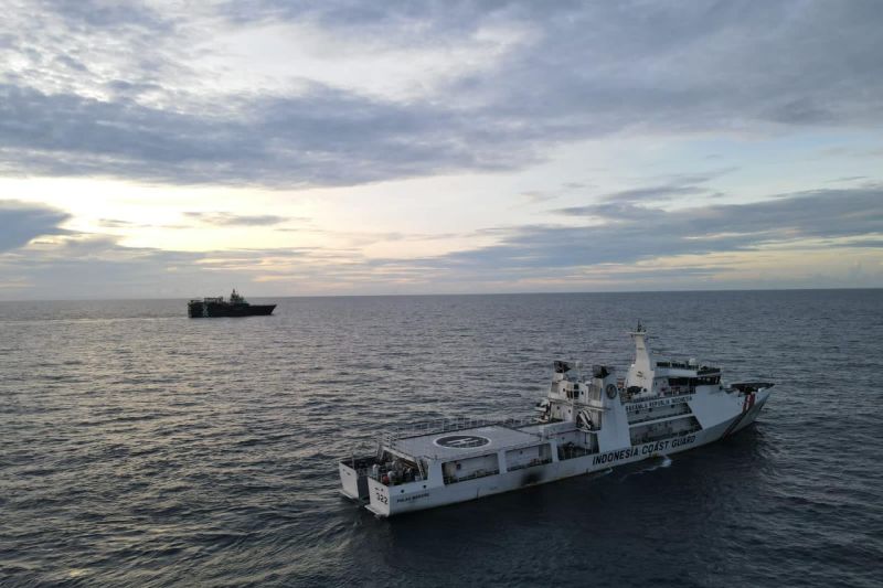 Bakamla RI menertibkan kapal Bahama “drifting” di Perairan Kepri