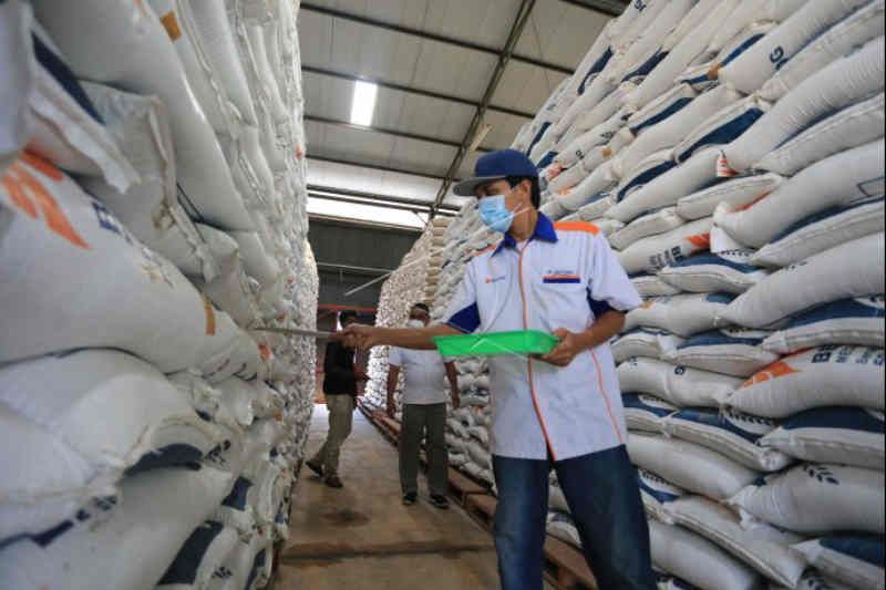 Bulog Indramayu miliki stok 20 ribu ton beras