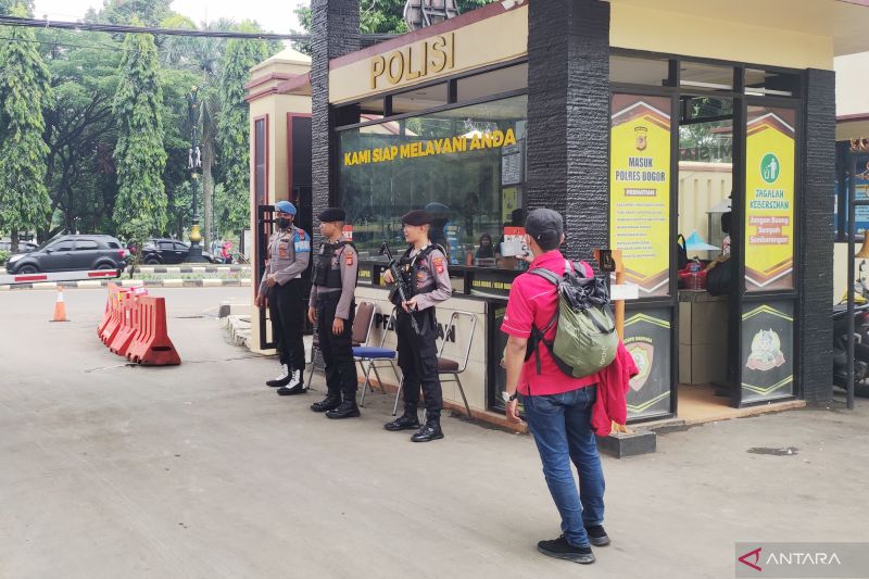 Polres Bogor perketat pengamanan 33  mapolsek antisipasi teror bom