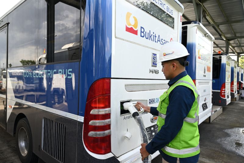 PTBA operasikan 10 unit bus listrik untuk kegiatan tambang