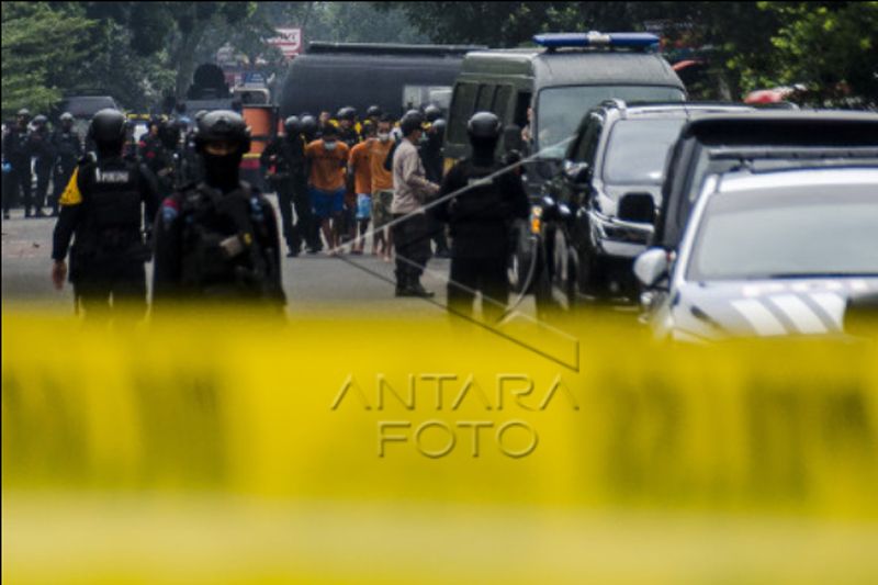 Bom bunuh diri di Polsek Astanaanyar