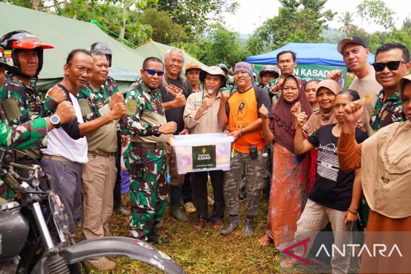 Waasintel Kasad kawal pendistribusian bantuan korban gempa di Cianjur