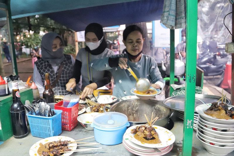 Kota Bandung bagikan 220 sertifikasi usaha kuliner sepanjang 2022
