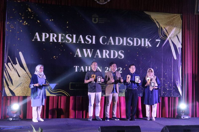 Disdik Jabar beri apresiasi guru-siswa berprestasi di Kota Bandung dan Cimahi