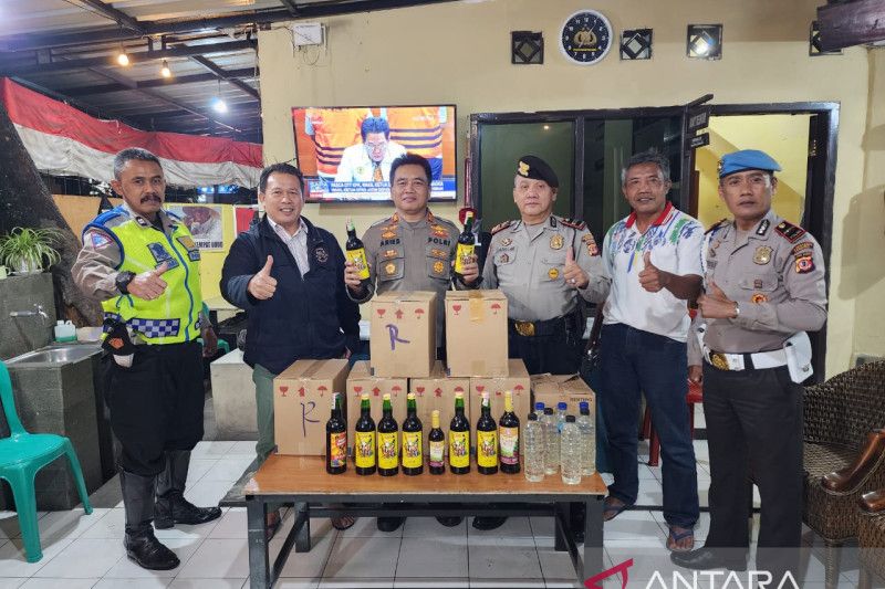 Polisi mulai razia minuman beralkohol tanpa izin jelang tahun baru di Bandung