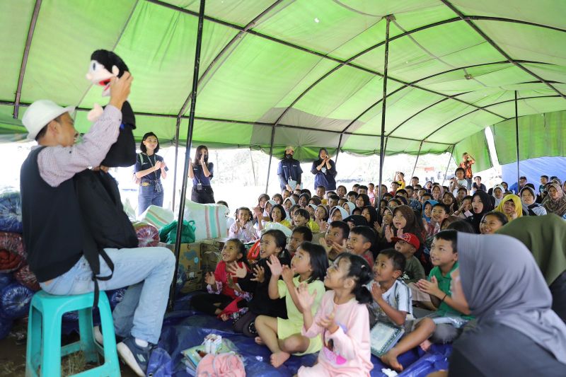 SOEs PR Forum conducts trauma healing for Cianjur earthquake victims - Vimarsana News