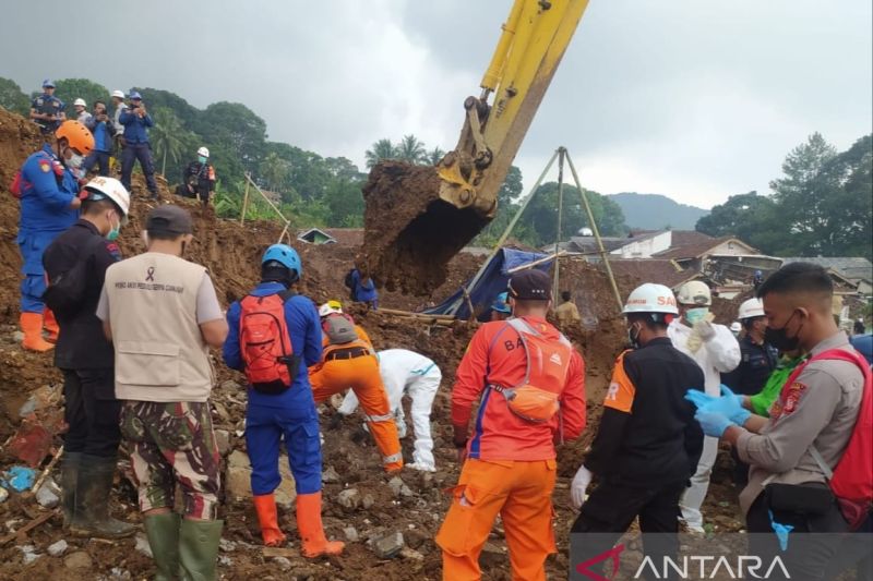 Pemkab Cianjur data korban meninggal akibat gempa menjadi 635 orang