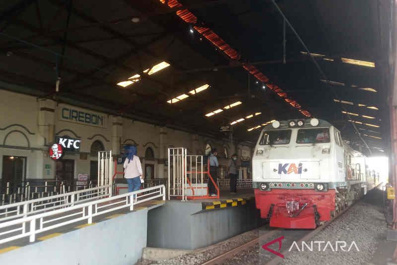 KAI Cirebon catat penumpang kereta api mulai meningkat