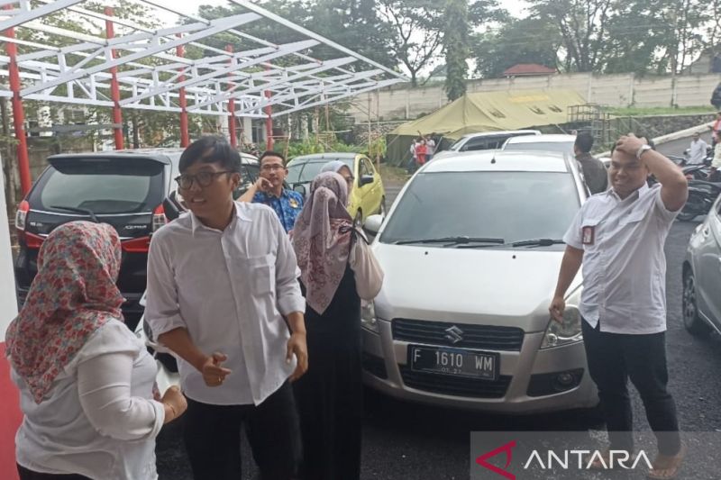 Gempa dangkal, warga Cianjur berhamburan keluar rumah