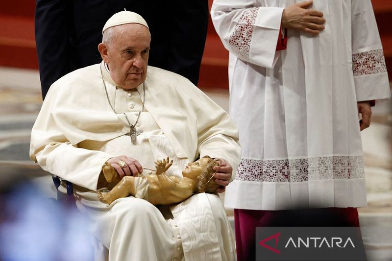 Paus Fransiskus sebut pendahulunya Benediktus sakit parah
