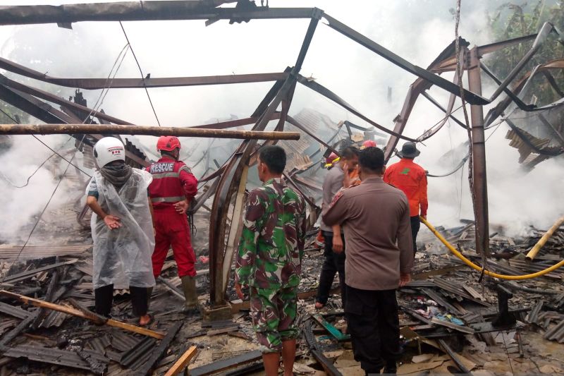 Seorang anak tewas terjebak dalam kebakaran rumah di Sukabumi